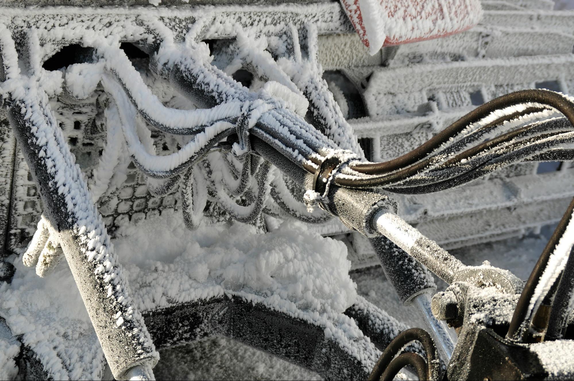 Como proteger o cilindro hidráulico da temperatura extrema