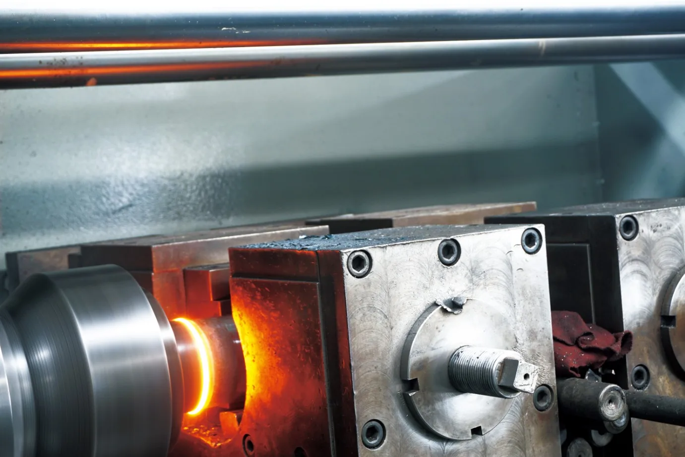 Cilindros Hidráulicos HCIC: 4 Tipos de Núcleos e Soluções Personalizadas